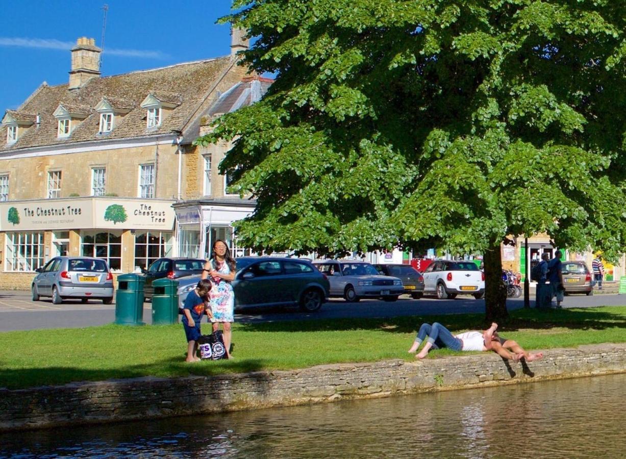 Chestnut Bed And Breakfast Bourton-on-the-Water Esterno foto