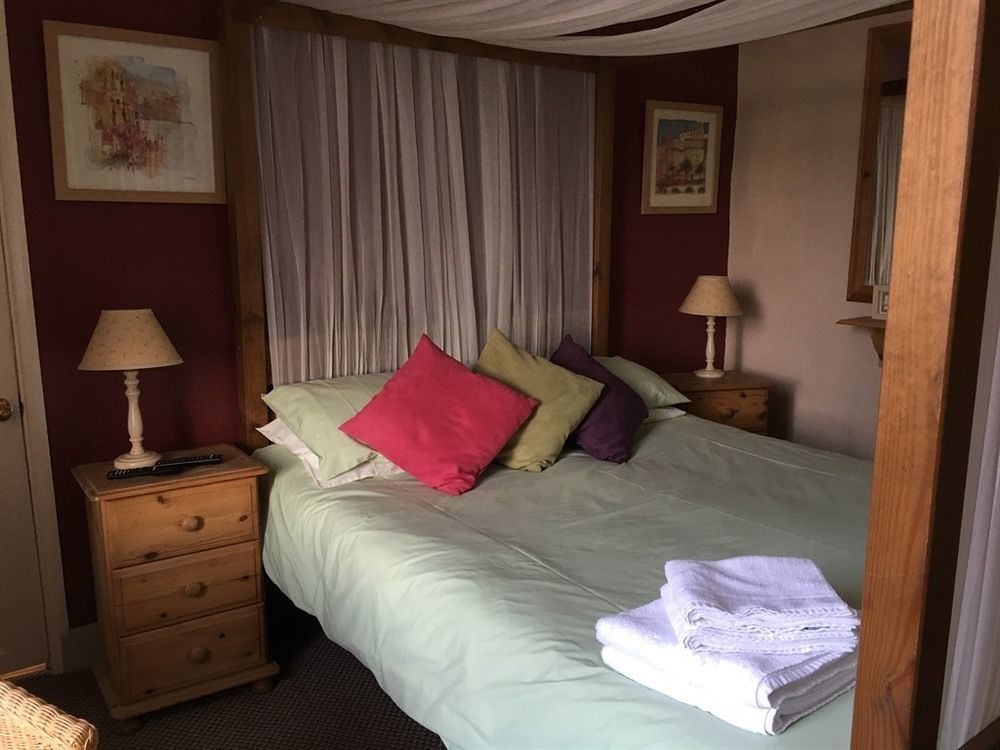 Chestnut Bed And Breakfast Bourton-on-the-Water Esterno foto