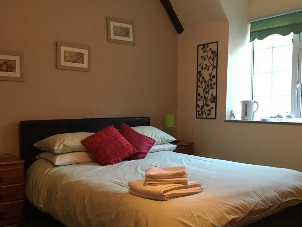 Chestnut Bed And Breakfast Bourton-on-the-Water Esterno foto