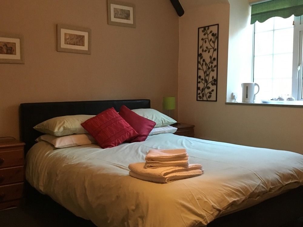 Chestnut Bed And Breakfast Bourton-on-the-Water Esterno foto